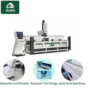 Machine de traitement des fenêtres et des portes CNC OUWO 3200 mm avec magasin d'outils et changeur d'outils automatique pour profilés en aluminium - Product Image 1