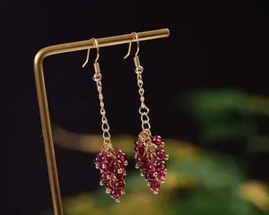 Merah Alami Garnet Anggur Berbentuk Kerikil Pernikahan Anting-Anting 14K Emas Plating