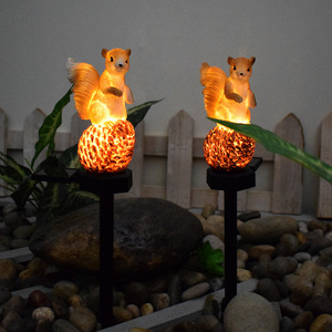 Luces Solares para Jardín con Forma de Ardilla, Resistentes al Agua, de Resina, LED, Decoración para Exteriores - Product Image 2