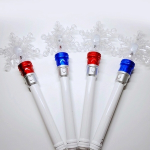 Đầy màu sắc LED điện tử Flash Stick bông tuyết xoay Magic Wand Đồ chơi phát sáng hình dạng ngôi sao cho trẻ em Halloween Đảng ủng hộ - Product Image 4