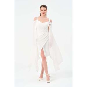 Haut décontracté pour femme de la marque DANS, couleur écru, coupe classique, disponible en lots de tailles 36-42, modèle 1576 - Product Image 3