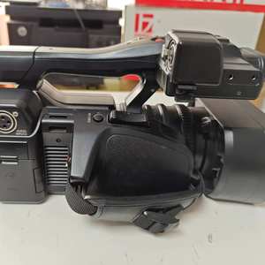 Caméra de conférence professionnelle <span class=keywords><strong>Panasonic</strong></span> PV100GK d'occasion, 4K, zoom optique 10x, matériau plastique - Product Image 1