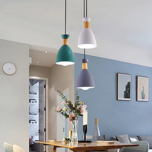 Lampe suspendue à trois têtes de style nordique, LED ronde E27, pour la maison, salle à manger, comptoir de bar, design minimaliste moderne - Product Image 1