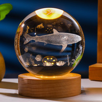 Lampe de table en cristal sculpté avec LED USB, méduse, lune, boule de cristal 3D, veilleuse avec base en bois