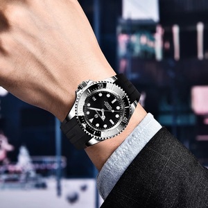 PAGRNE DESIGN Men's Automatic Diver Watch 43mm Black Rubber Strap 300m Water Resistant Luminous Dial Date Display - Product Image 2
