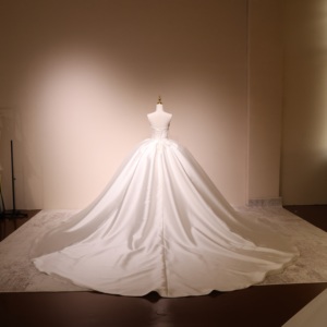 <span class=keywords><strong>Abito</strong></span> da <span class=keywords><strong>Sposa</strong></span> Semplice in Raso Stile Corsetto, <span class=keywords><strong>Abito</strong></span> da <span class=keywords><strong>Sposa</strong></span> di Lusso, <span class=keywords><strong>Abito</strong></span> da <span class=keywords><strong>Sposa</strong></span> Taglie Forti, <span class=keywords><strong>Abito</strong></span> da <span class=keywords><strong>Sposa</strong></span> a Ball Gown - Product Image 3