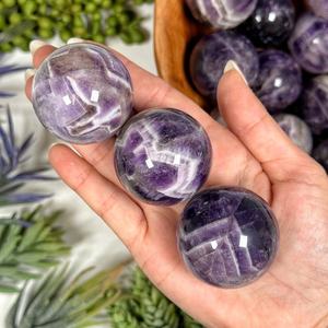 ลูกแก้วคริสตัลอาเกตสีม่วงธรรมชาติแบบขายส่ง ลูกแก้วอะเมทิสต์ทรงกลมสำหรับทำของที่ระลึก DIY และของขวัญ - Product Image 4
