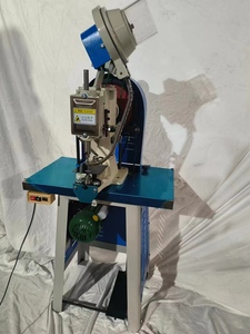 Poinçonneuse automatique d'oeillets de calendrier Perceuse de trous de sacs <span class=keywords><strong>à</strong></span> grande vitesse Machine Gormmet <span class=keywords><strong>à</strong></span> tête unique Poinçonneuse d'oeillets - Product Image 3