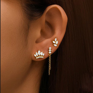 Clous d'oreilles en titane en forme de cœur, serti à griffes, bijoux de piercing tendance pour cartilage d'oreille, lèvre, bijoux de fête - Product Image 2