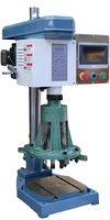 Perceuse CNC automatique de contrôle d'écran tactile vertical d'opération facile pour le métal