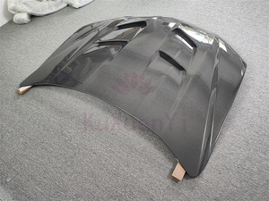 Kit de carrosserie en fibre de carbone pour <span class=keywords><strong>Lamborghini</strong></span> <span class=keywords><strong>URUS</strong></span> M Style Kit de carrosserie en fibre de carbone véritable - Product Image 4