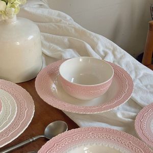 Service de vaisselle jetable écologique en porcelaine sous glaçure rose rétro français, robuste, assiettes à salade, assiettes à pâtes, bols à fruits, plats à dessert - Product Image 3