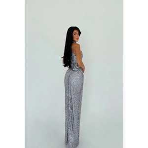 Robe de soirée formelle grise Shion ODM, col montant, brodée, coupe trapèze, silhouette fourreau, taille empire, décoration strass, taille XL - Product Image 1