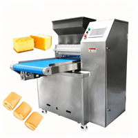 Machine automatique de fabrication de brownies et de madeleines, avec remplissage de pâte à gâteau