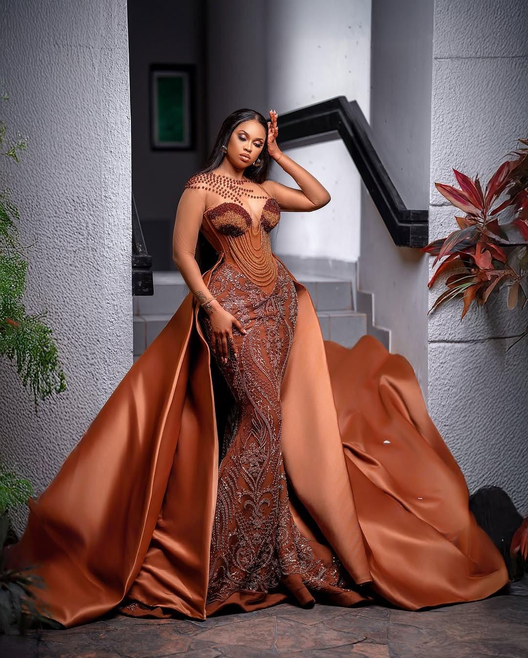 สีน้ำตาล