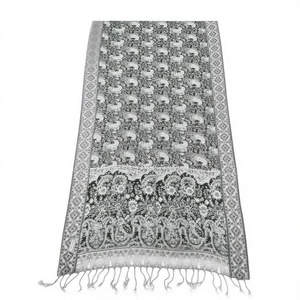 Chal de Jacquard de Invierno al por Mayor, Patrón Tejido Ogee Trellis, Cálido y Suave para Mujer, OEM ODM Personalizado - Product Image 2