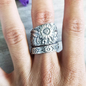 Anello Aperto a Forma di Girasole per Donne, Regolabile, Stile Floreale Vintage, Accessorio Moda per Uso Quotidiano e Feste - Product Image 3