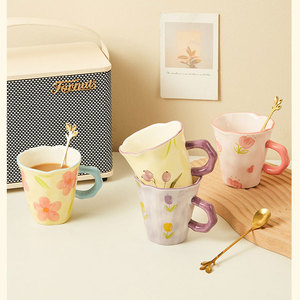 Muestra gratis 2024 nueva creativa flor pintada a mano lindas tazas de café de cerámica tulipán porcelana taza de leche tazas de té al por mayor - Product Image 3