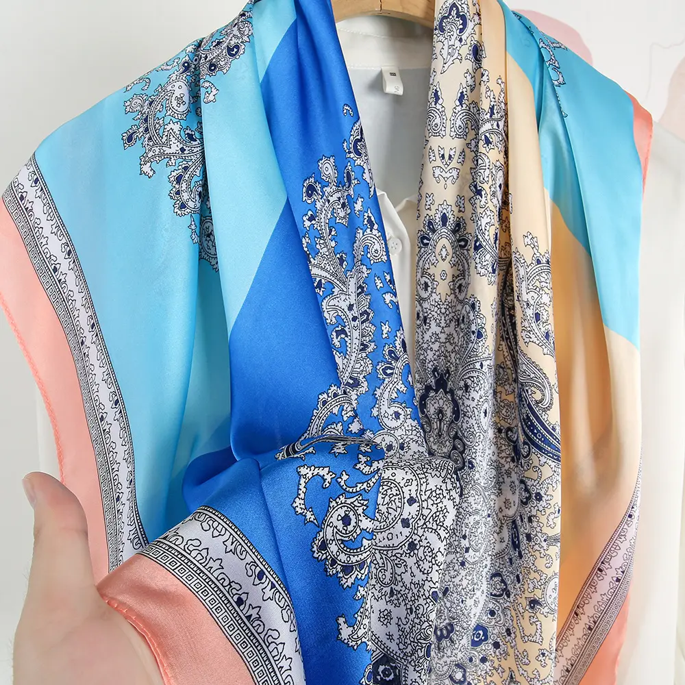 Lenços de seda de rayon OEM ODM 110 cm lenço quadrado com xale estampado bandanas lenço elegante para mulheres