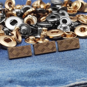 Accessori Decorativi OEM, Bottoni a Pressione in Lega di Zinco per Abaya, Design Personalizzato con Logo per Vestiti - Product Image 3