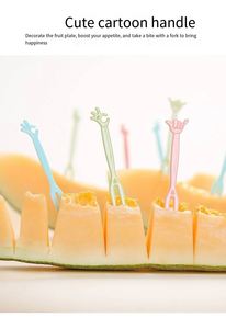 Juego de 50 Tenedores Desechables de Plástico con Dos Dientes, Diseño Lindo, para Frutas, Aperitivos y Postres, Ideal para el Hogar y Restaurantes - Product Image 3