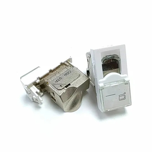 Prise Keystone RJ45 simple type CAT6 <span class=keywords><strong>Legrand</strong></span> STP, plaque frontale sans outil française avec obturateur pour applications réseau - Product Image 1