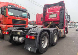 Camion tracteur SINOTRUCK 6X4, transmission manuelle diesel, capacité de charge 41-50T, suspension pneumatique, siège à direction à gauche, fabrication chinoise, 360 - Product Image 1