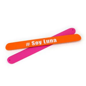 Pulsera de goma de PVC con impresión de logotipo personalizado, muestra gratis, a granel, barata