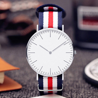 2024 vente en gros OEM mode unisexe montre logo personnalisé OEM nylon montres bracelet pas cher femmes montre-bracelet