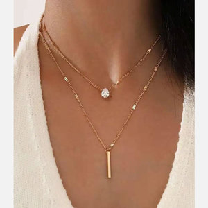 HOVANCI <span class=keywords><strong>Collier</strong></span> minimaliste en acier inoxydable étanche en or 18 carats avec pendentif en forme de cœur pour femmes <span class=keywords><strong>Collier</strong></span> multicouche en perles émeraude - Product Image 1