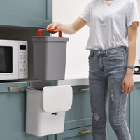 Porte d'armoire domestique Toilette murale Toilette Salon Poubelle de cuisine suspendue avec couvercle