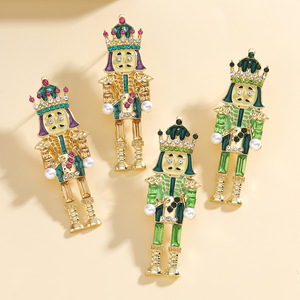 Anting Natal Terlaris 2,2 Inci untuk Wanita, Anting Nutcracker Berhiaskan Berlian Imitasi dan Enamel Multiwarna yang Lucu - Nutcracker/Prajurit - Product Image 4