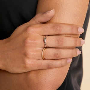 Anillo <span class=keywords><strong>de</strong></span> Oro <span class=keywords><strong>de</strong></span> 14K con Diseño Cruzado <span class=keywords><strong>de</strong></span> Ilusión, Últimos Modelos <span class=keywords><strong>de</strong></span> Anillos, Joyería Personalizada Elegante, Anillos Únicos <span class=keywords><strong>de</strong></span> Moda, Anillo <span class=keywords><strong>de</strong></span> Plata <span class=keywords><strong>de</strong></span> Ley 925 - Product Image 3