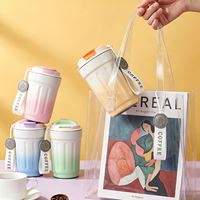 Ensemble cadeau d'entreprise avec parapluie promotionnel, carnet de notes et stylo personnalisés avec logo, produits innovants