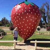 Sculpture de fraise en fibre de verre étanche aux fruits de taille géante de restaurant à vendre