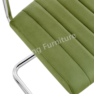 Chaises de salle à manger en rotin avec tapisserie d'ameublement verte de style campagnard américain Chaises de salle à manger Cesca Side Chair - Product Image 6