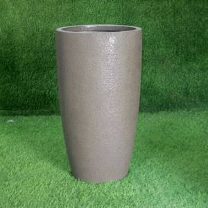 Maceta Clásica Moderna KNT Creations, Textura Rugosa, para Jardín Exterior, Fibra de Vidrio, Tallada a Mano, Duradera y Ligera - Product Image 1