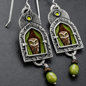 Orecchini Vintage a Forma di Gufo Verde Oliva, Regali per Feste Femminili - Product Image 4
