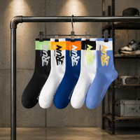 Chaussettes de sport montantes pour hommes en nylon/coton, idéales pour le basketball et la course, printemps-automne, pour activités extérieures, anti-transpiration, désodorisantes, avec logo tissé sur le bord.