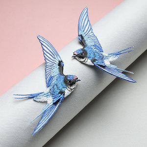 Vendita calda 3D ferro-On uccello ricamato Patch nuovo disegno di rondine in bianco di Design animale tessuto adesivo <span class=keywords><strong>Applique</strong></span> per vestiti all'ingrosso - Product Image 2