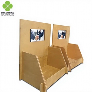 Étagère de présentation en bois personnalisable et interchangeable avec prise pour chaussures, écologique et pratique pour les voyages - Product Image 1