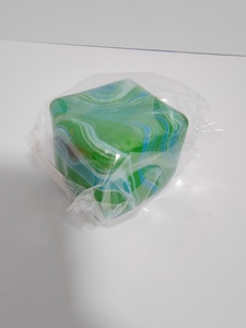 Cubo Antistress Divertente in Maltosio con Effetto Vortice e Miscela di Colori - Product Image 3