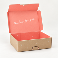 Boîte d'expédition pliable haut de gamme personnalisée, extérieur en kraft avec intérieur contrastant pour ensembles de vêtements