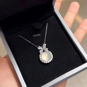 Collana con fiocco da principessa in argento sterling S999, piccolo ciondolo in calcedonio fresco per <span class=keywords><strong>donna</strong></span>, nuovo accessorio versatile 2024 - Product Image 5