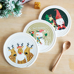 Salvamanteles Aislante con Estampado Navideño, Redondo, de Cuerda de Algodón Beige, con Diseño de Reno, Muñeco de Nieve y Duende, para Uso Doméstico - Product Image 4