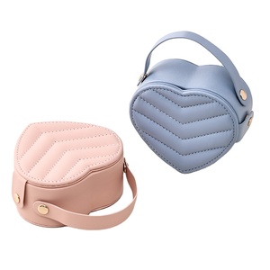<strong>Heart</strong> <strong>Shape</strong> Leather Storage Necklace Packaging Boxes <strong>Jewelry</strong> Organizers <strong>Box</strong> Portable <strong>Jewelry</strong> <strong>Box</strong> - Product Image 1