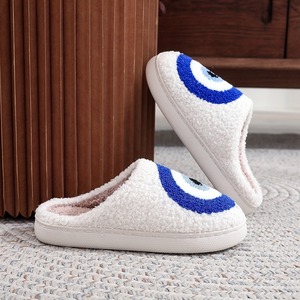Zapatos de <span class=keywords><strong>casa</strong></span> con logotipo personalizado para <span class=keywords><strong>mujer</strong></span>, cómodos zapatos de <span class=keywords><strong>invierno</strong></span> de felpa esponjosa para <span class=keywords><strong>zapatillas</strong></span>, amortiguación suave, Punta cerrada para primavera - Product Image 4