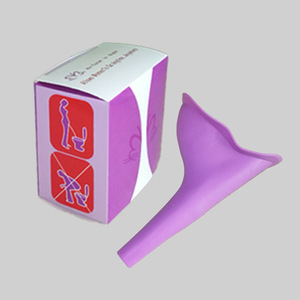 Urinoir pour les soins des parties intimes des femmes, urinoir sur pied pour une utilisation d'urgence en milieu sauvage. - Product Image 1