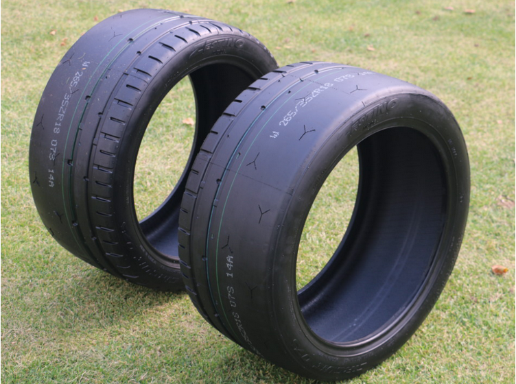 TOPセミスリックアンドスリックタイヤ265/35R18 CIRCUIT 07S