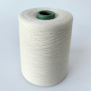 Fil de <span class=keywords><strong>coton</strong></span> <span class=keywords><strong>Pima</strong></span> texturé compact peigné <span class=keywords><strong>à</strong></span> longues fibres Ne21 100% écologique naturel style fantaisie pour le tricot et le tissage - Product Image 3